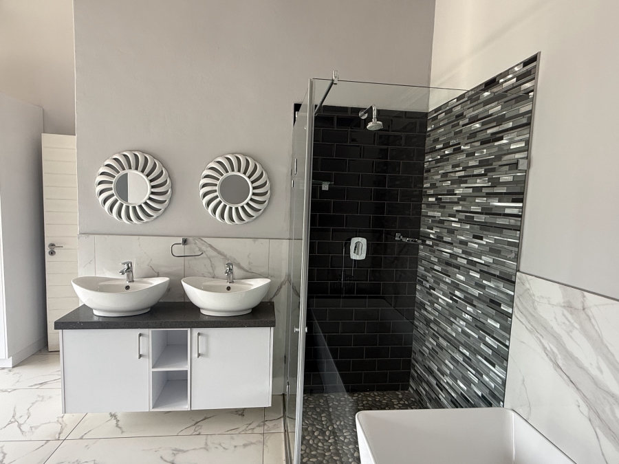 3 Bedroom Property for Sale in The Islands Estates North West